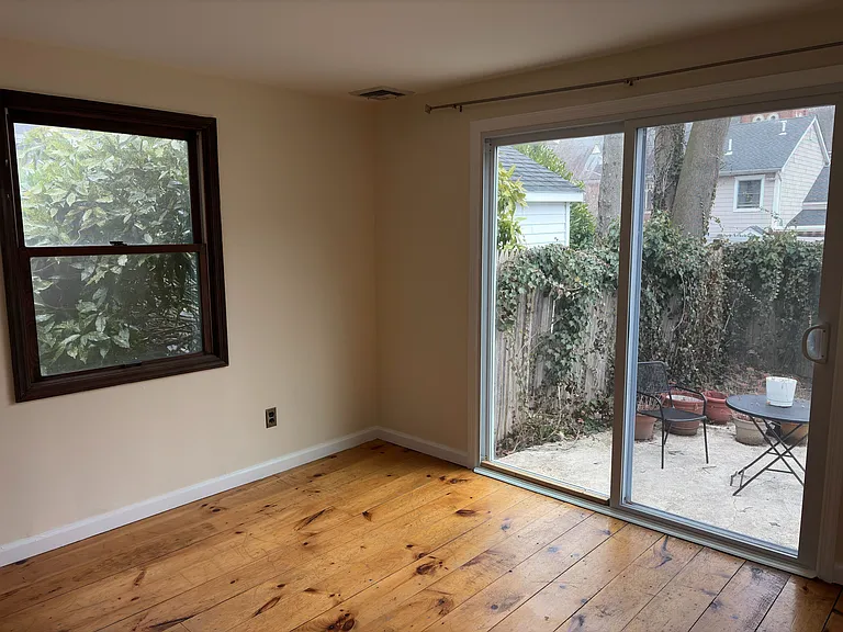 110 Robbins St — Photo 7