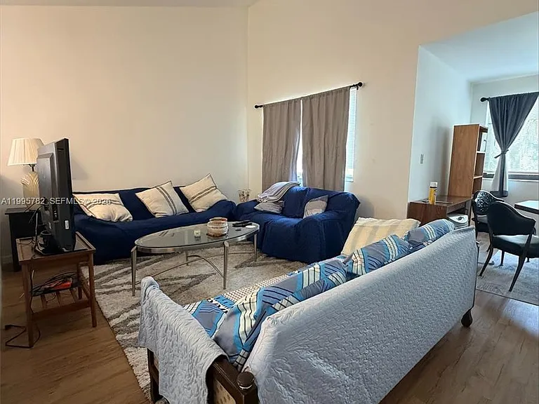 221 W Park Dr #202-3 — Photo 3
