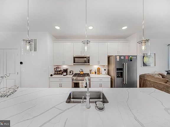 2nd image of 863 King Farm Blvd