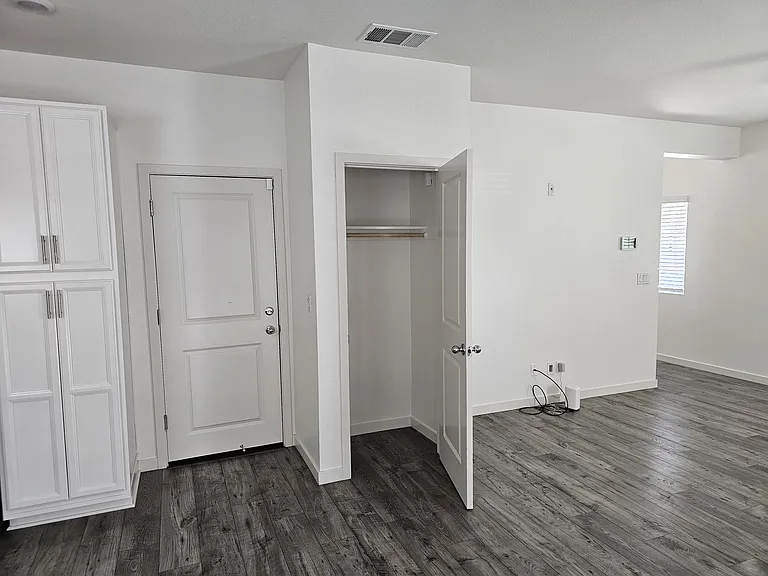 4385 Silver Cedar Ln — Photo 7