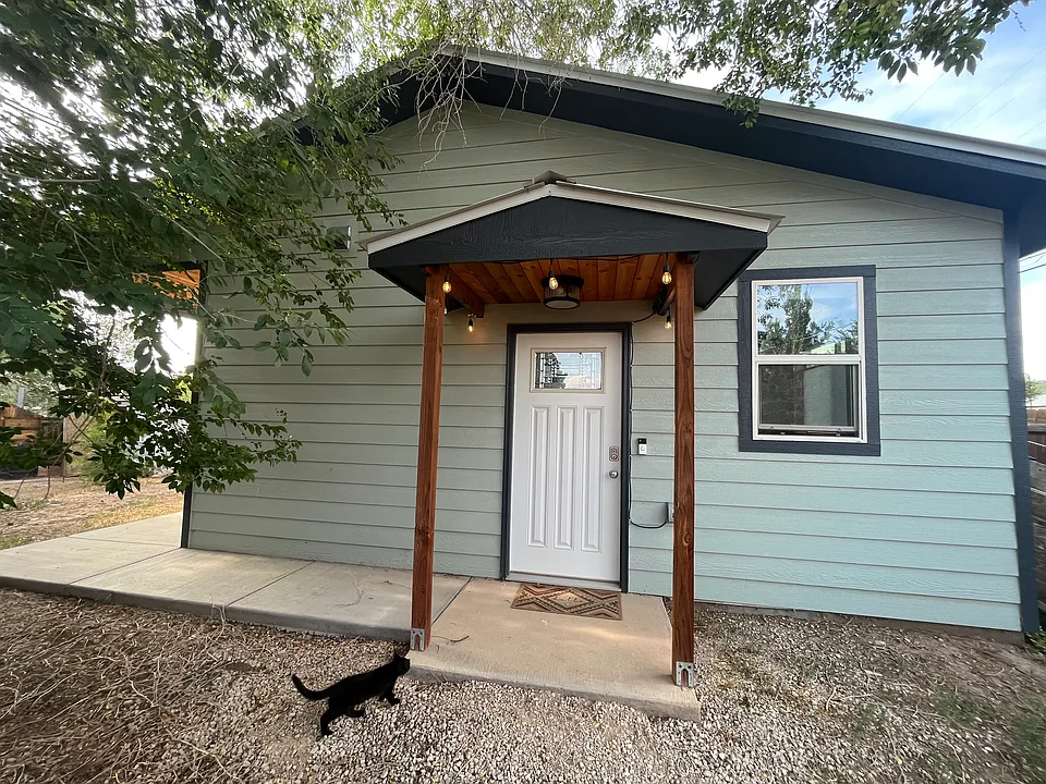207 N Main St #B