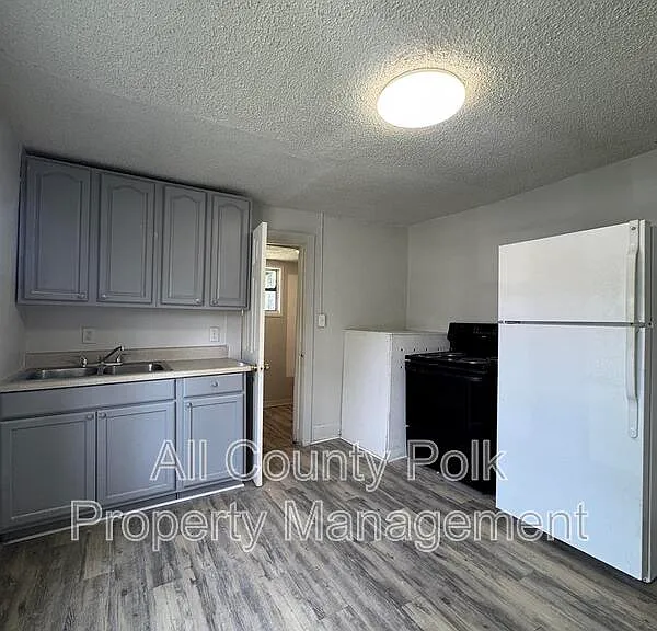 602 Emma St #1 — Photo 10