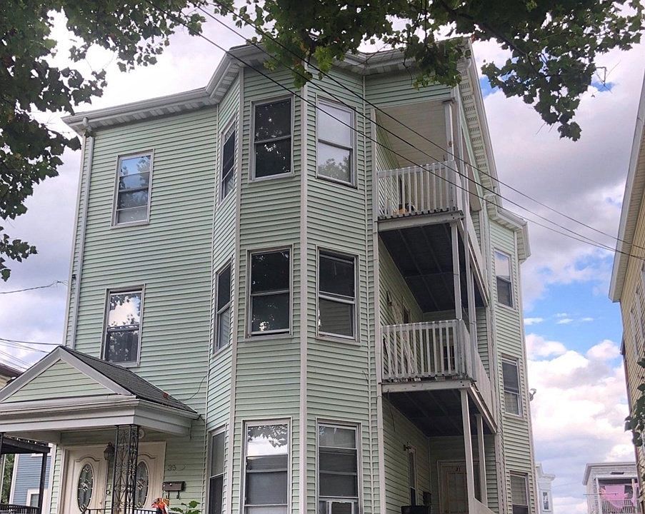 2nd image of 33 Jaques St