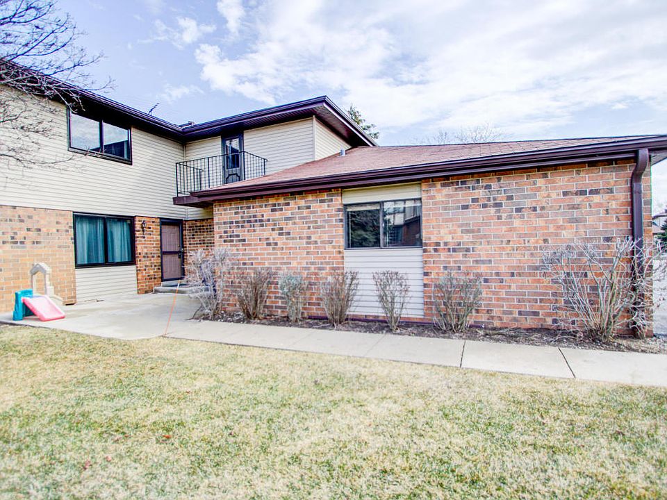 1st image of 8147 S Forest Hills Cir