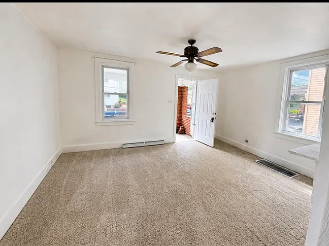 34 Zellers St — Photo 1