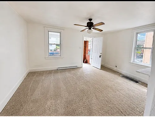 34 Zellers St Photo 1