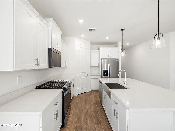 5th image of 2524 E ENANTIO Road