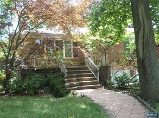 1384 Abbott Blvd, Fort Lee, NJ 07024