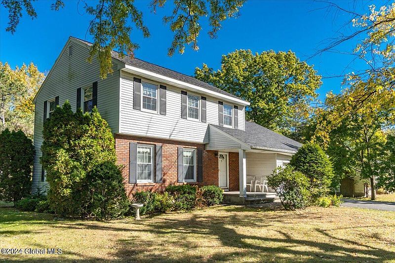 2nd image of 4011 Buckingham Drive