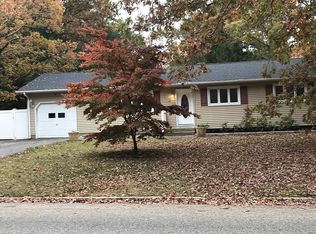 26 Bailey Rd, Middle Island, NY 11953