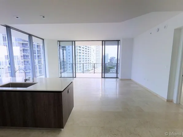 68 SE 6th St #1111, Miami, FL 33130