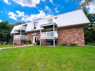 6716 Cascade Rd SE APT D1, Grand Rapids, MI, 49546