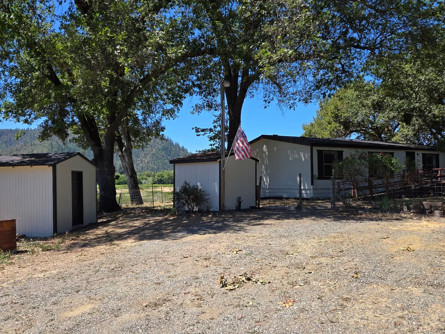 3 bed, 1800 sqft, $1,850 — Photo 2