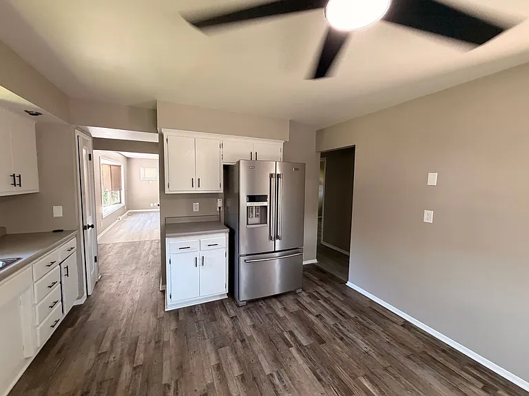 8860 S 84th St — Photo 3
