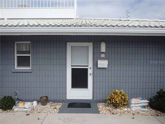4th image of 1205 Tarpon Center Dr APT A2
