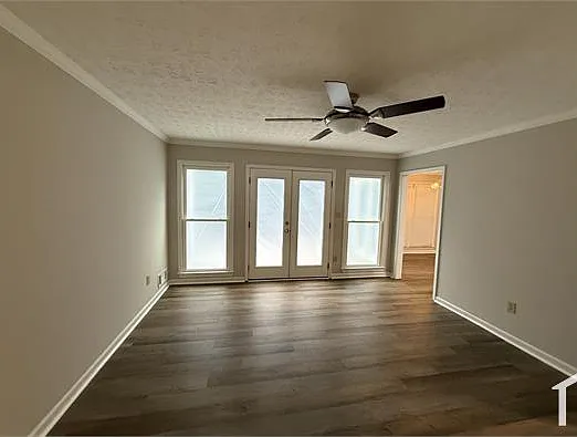 3 bed, 1942 sqft, $2,350 — Photo 4