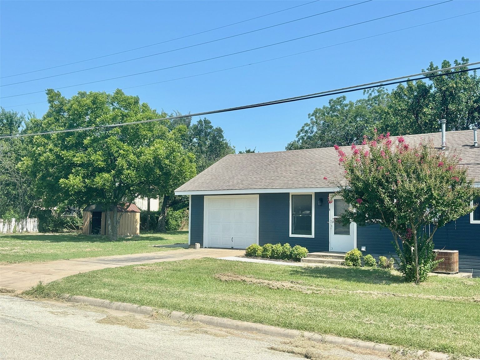 201 Decatur St, Nocona, TX 76255 | Zillow