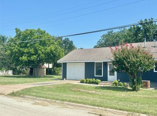 201 Decatur St, Nocona, TX 76255