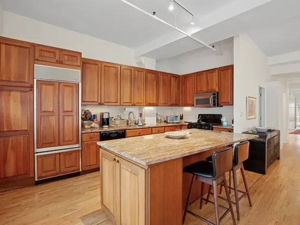 12 West 17th Street image 2 of 11