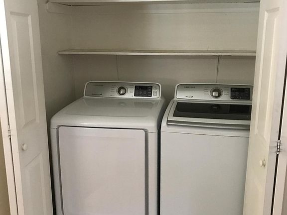 Laundry Closet (Appliances included)