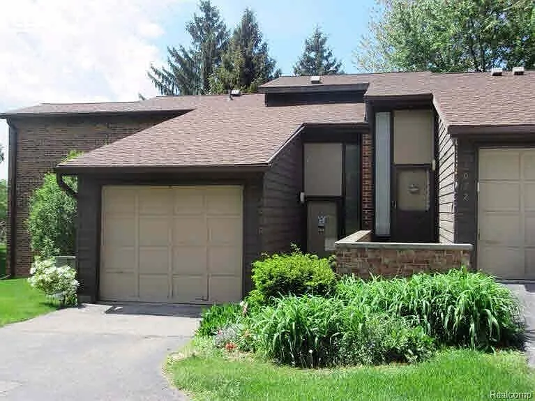 2072 Walden Ct photo 1