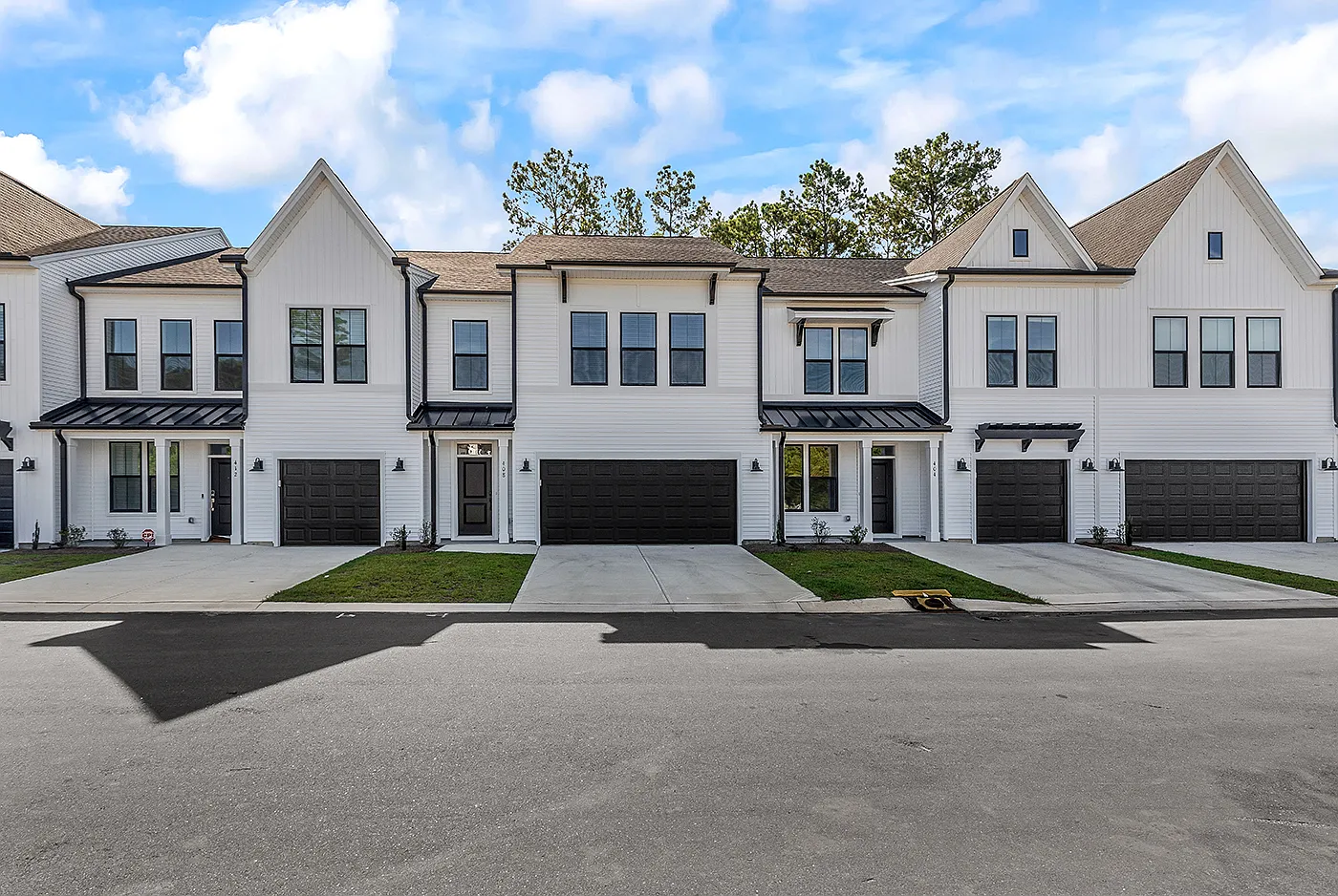 4 bed, 3.5 bath, 2074 sqft, $2,795 — Photo 1