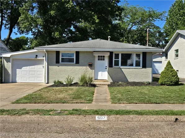 607 27th St, Vienna, WV 26105