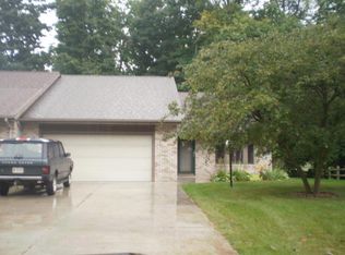 449 Hickory Ln, Nappanee, IN 46550