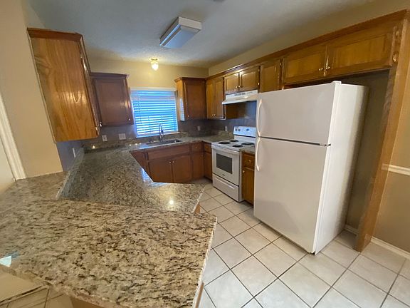 2nd image of 6217 Summerhill Pl