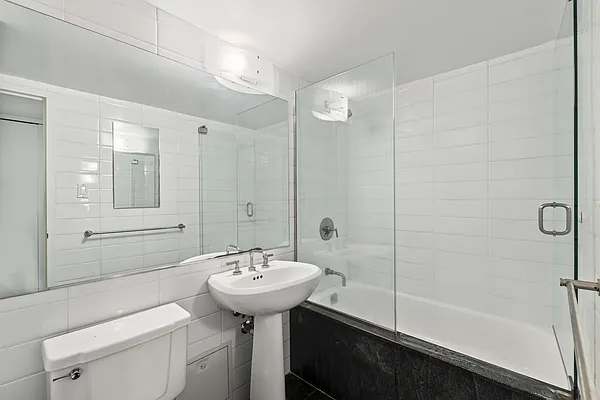 Rented by Avenues Real Estate | media 17