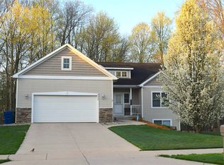 5372 Meadow Run Dr SW, Wyoming, MI 49509
