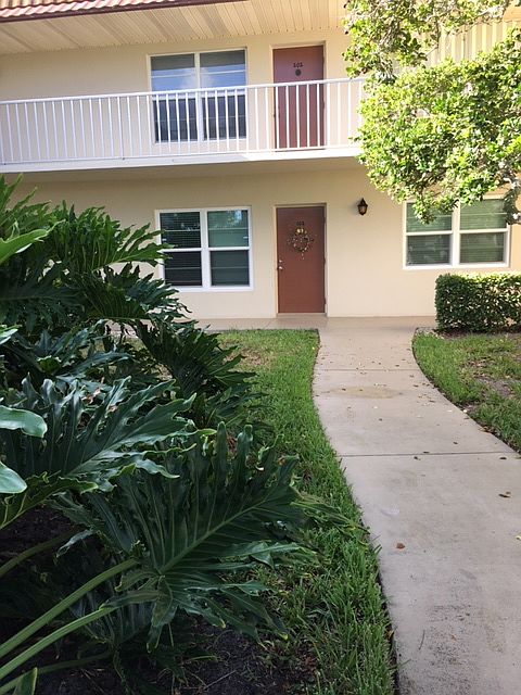 1st image of 34 Vista Gardens Trl