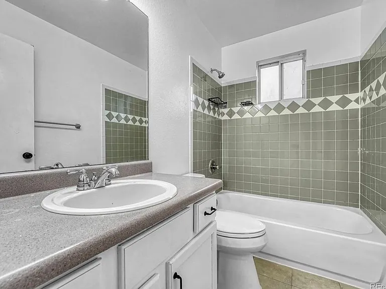 4240 S Ireland St — Photo 3