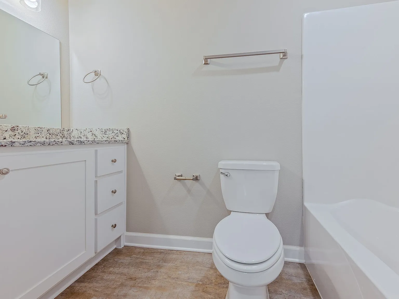 612 Timberline Rd — Photo 2