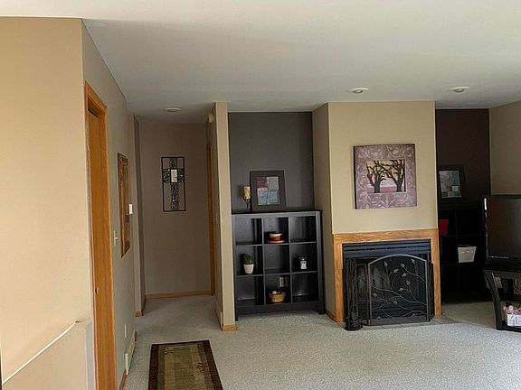 5th image of 425 Shamrock Cir