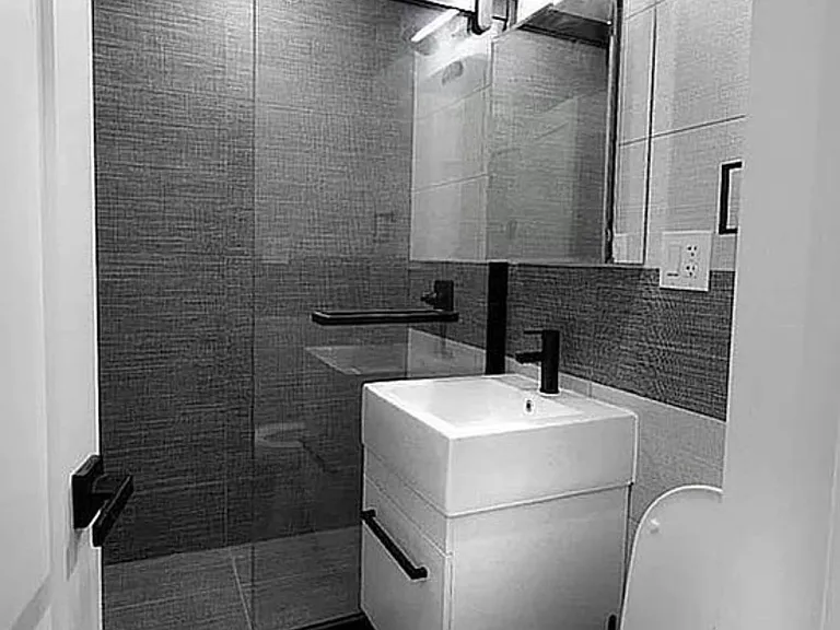 20 E 22nd St #2B — Photo 2