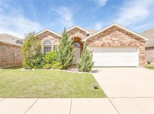 9512 Navarro St, Crowley, TX 76036