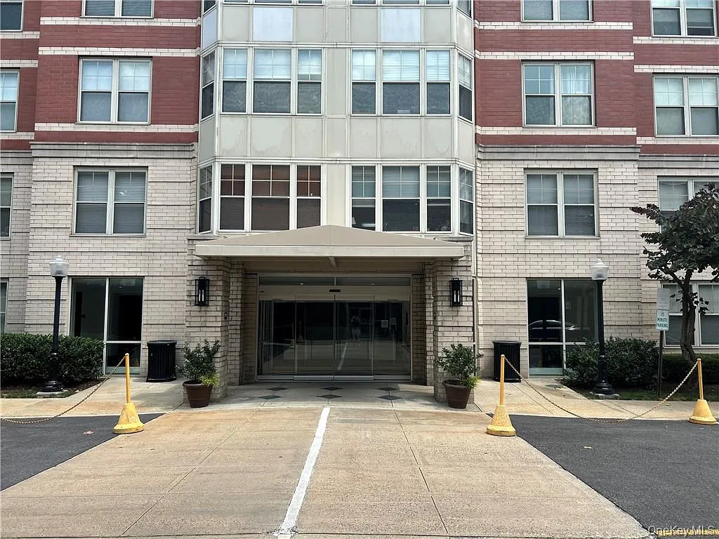 1 bed, 1.0 bath, 931 sqft, $3,100 — Photo 2