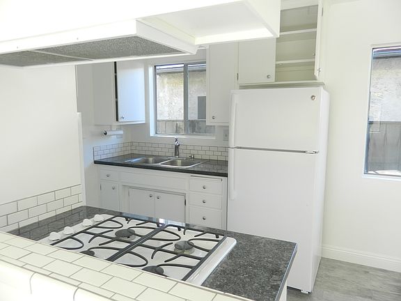 5th image of 4817 Sawyer Ave APT B