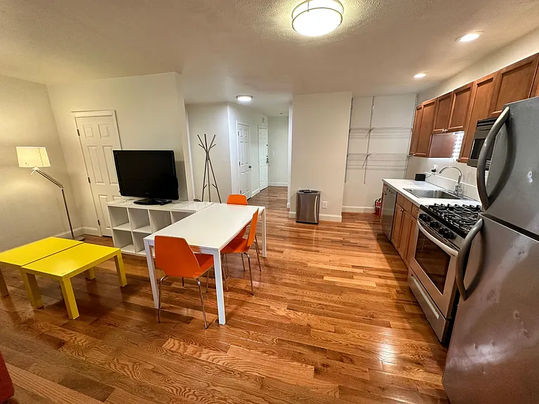 130 W 8th St #1 — Photo 16
