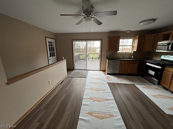 4th image of 933 Walnut Grove Ln