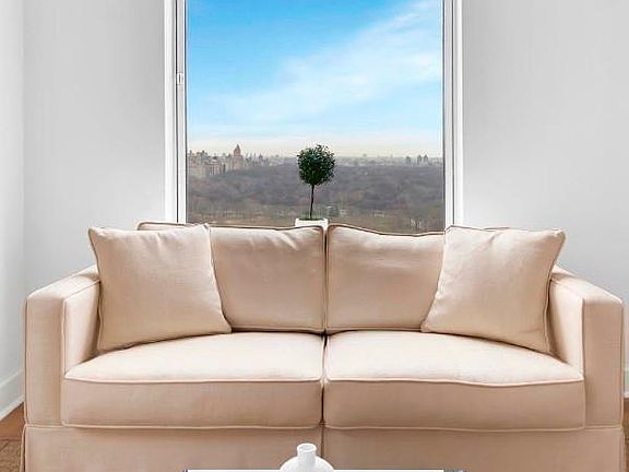 4th image of 160 Central Park S #2801