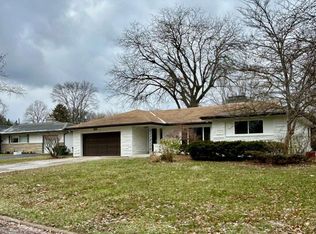 2956 Castlewood Rd, Columbus, OH 43209