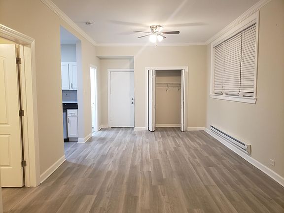 4th image of 648-649 W Roscoe St #G3