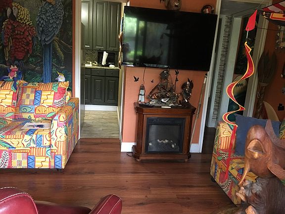 4th image of 6608 Padre Blvd