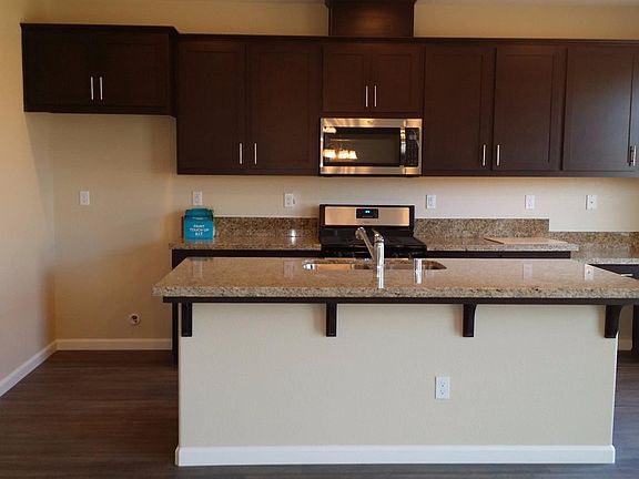 2nd image of 951 Rushmore Dr