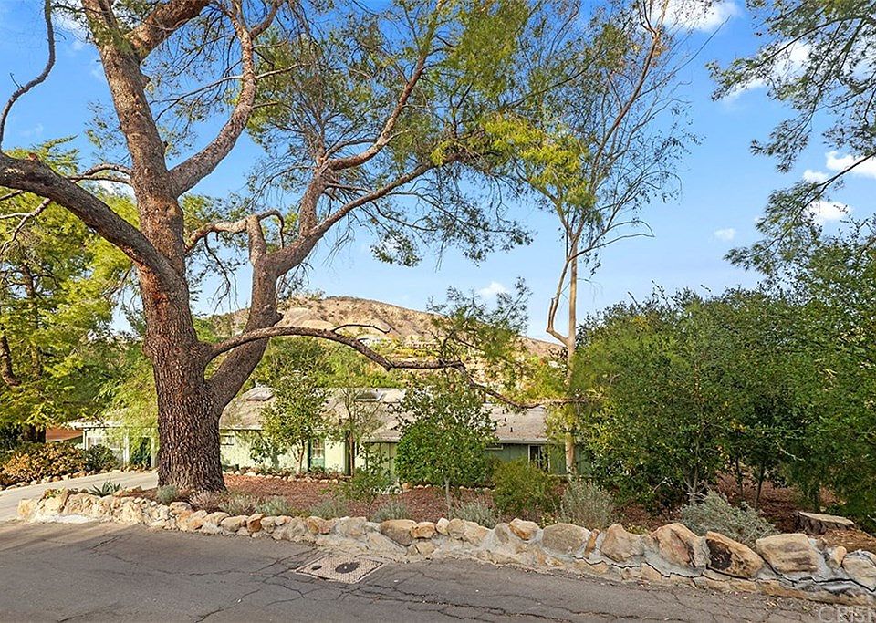 1st image of 3582 Elm Dr