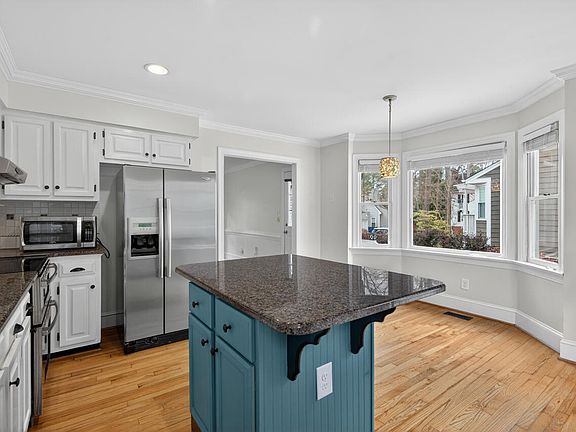 4th image of 4509 Lancashire Dr