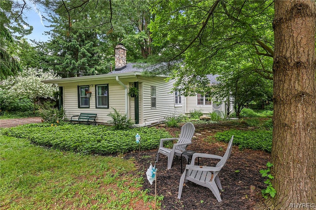 5875 Lakeview Ter, Lake View, NY 14085 Zillow