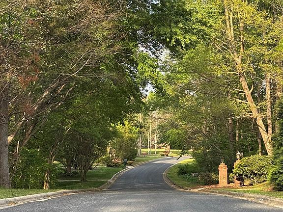 3rd image of 255 Young Rd
